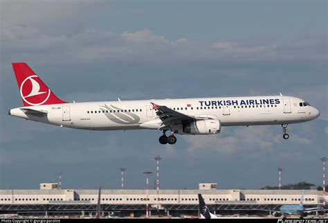 TC JRI Turkish Airlines Airbus A321 231 Photo By Giorgio Parolini ID