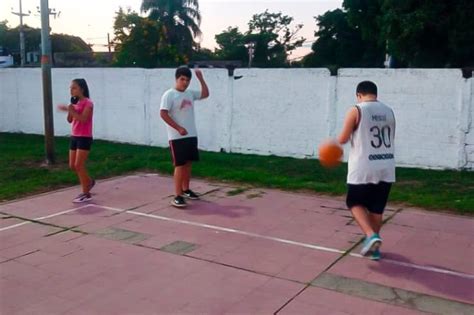 Básquet inclusivo en el Polideportivo Municipal MUNICIPALIDAD DE