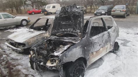 Po Ar Na Parkingu Na Tarchominie Sp On Y Dwa Samochody Tvn Warszawa