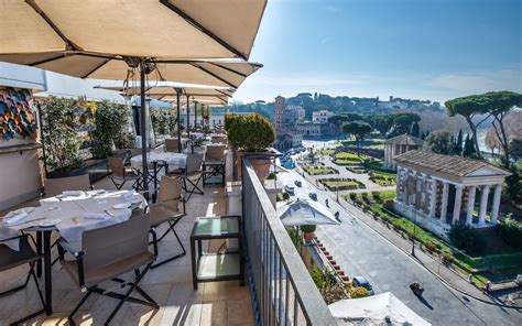 Aperitivo in terrazza i rooftop bar più panoramici di Roma FOTO Sky