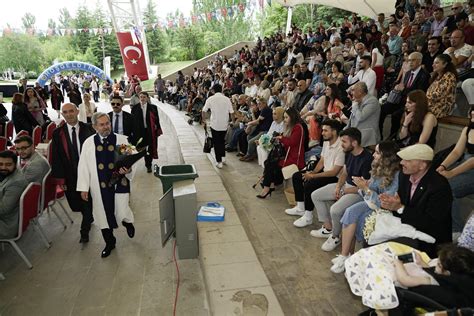 Myo Rencilerinin Mezuniyet Sevinci Ankara Niversitesi