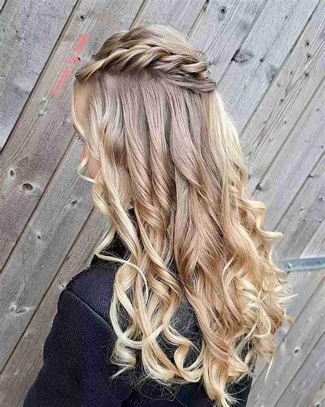 Perfectly Gorgeous Down Hairstyles For Prom