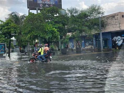 Lluvias Dejan Encharcamientos En Calles De Veracruz