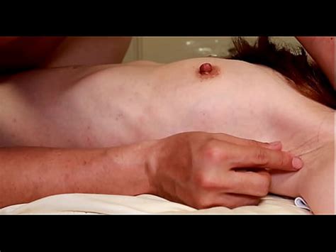 Amateur Mai una ama de casa rapada y amante del sexo de unos años Una pervertida ama de