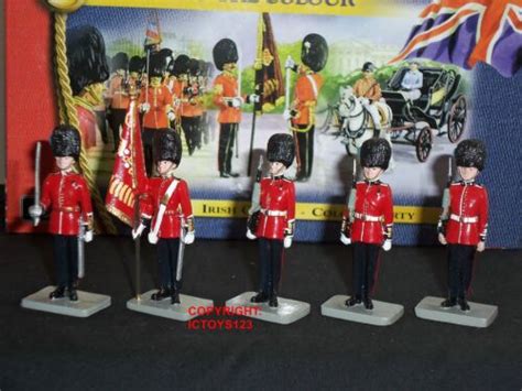 Britains 40393 Irish Guards Colour Party Ceremonial Metal Toy Soldier Figure Set Ebay