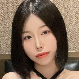 G Ee Y Nude OnlyFans Leaks