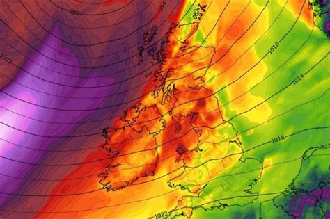 Randy Couple Caught During Daring Balcony Sex As Viral Footage Sees Woman Arrested Irish