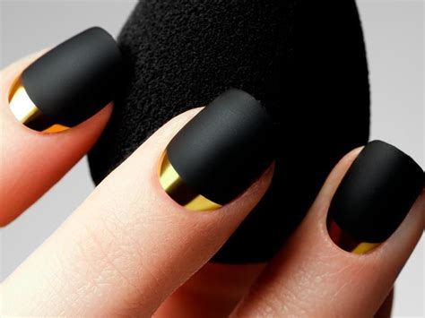 Luxurious Black and Gold Nails - Nail Designs Journal