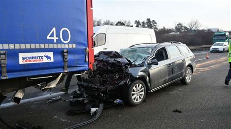 A3 Hanau Schwerer Unfall Legt Berufsverkehr Lahm