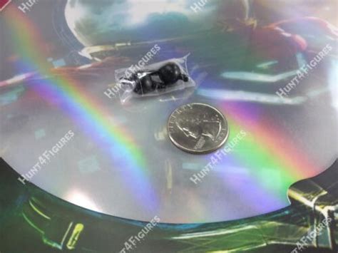 Hot Toys Mms Mysterio Spider Man Marvel Action Figure S Wrist Pegs Only