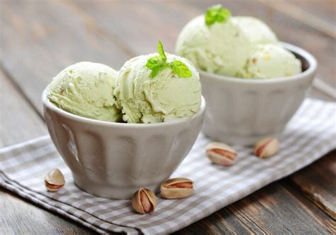 Фисташковое мороженое необыкновенное чудо в жаркую погоду