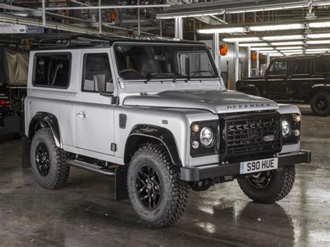 Land Rover Defender 2,000,000 Hanya 1 Unit! - Berita Otomotif ...