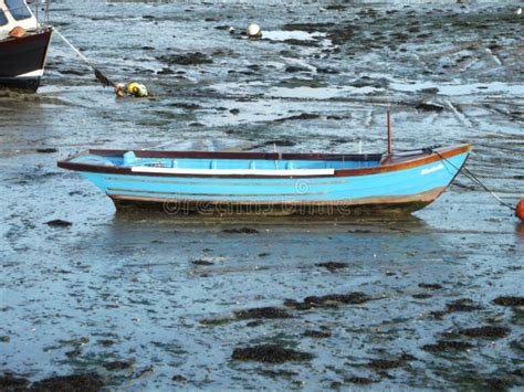 stranded boat editorial photo image  harbour boat