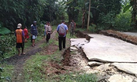 Fenomena Tanah Bergerak Terjadi Di Beberapa Titik Di Gunungkidul