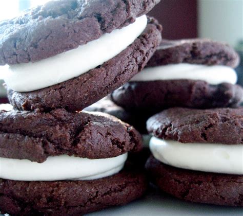 DECK THE HOLIDAY'S: HOMEMADE OREO COOKIES!