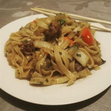 Лапша тянутая для лагмана | Ethnic recipes, Food, Spaghetti