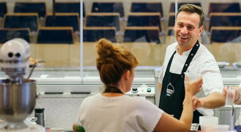 Trendy kulinarne 2024 Rafał Zaręba chef Akademii Inspiracji MAKRO