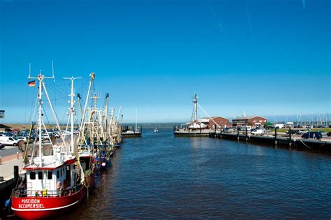 Dornum Kutterhafen Dornumersiel Ostfriesland Nordsee Landkreis