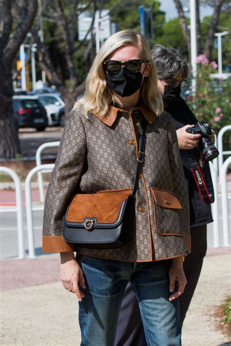 KIRSTEN DUNST Arrives in Venice for 2021 Venice International Film Festival 08/31/2021 – HawtCelebs