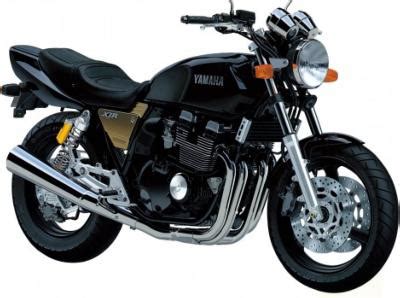 Maquette Yamaha Xjr Black Aoshima Aos