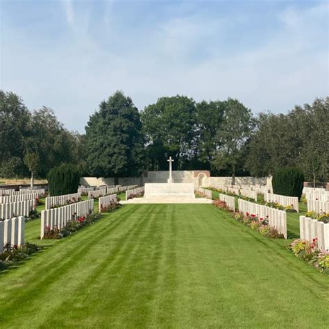 Les cimetières militaires du Commonwealth Collines et Plaines d