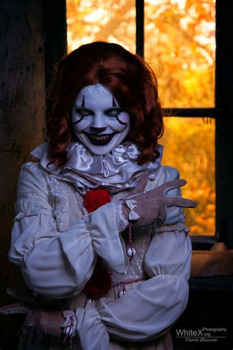 Female Pennywise From It Cosplay Creepy Clowns Pictures Creepy Clown