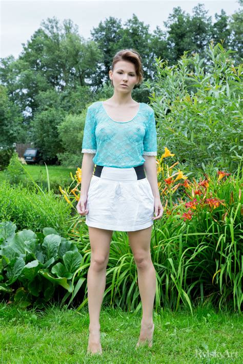 Walda Naked Fun In The Garden Girl Girls