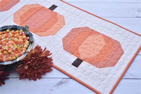 Pumpkin Patch Table Runner {a Free Pattern } — Material Girl Quilts