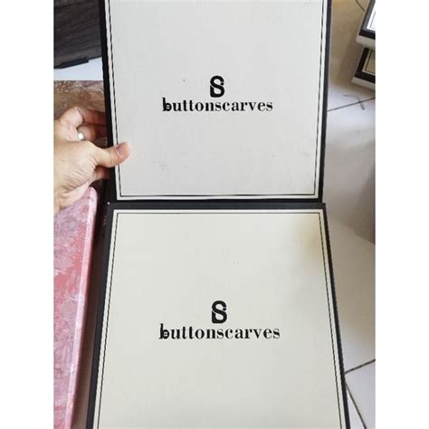 jual box  original buttonscarves shopee indonesia