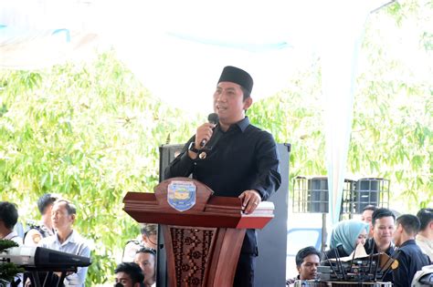 Bupati Popo Ali Lantik Orang Kepala Desa Terpilih