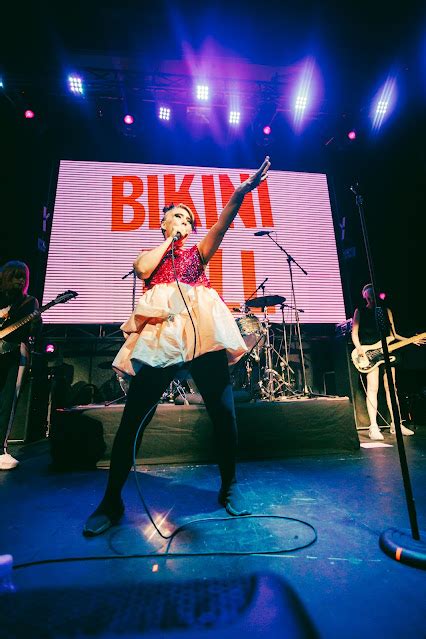 LiveReview Bikini Kill Revolución Riot Grrrl en el corazón de la Alameda