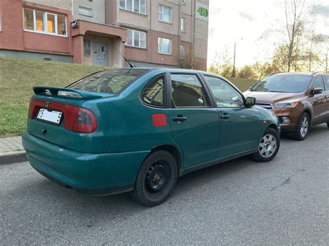 Спускает колесо + замена свечей — SEAT Cordoba (Mk I), 1,6 л, 1996 года ...