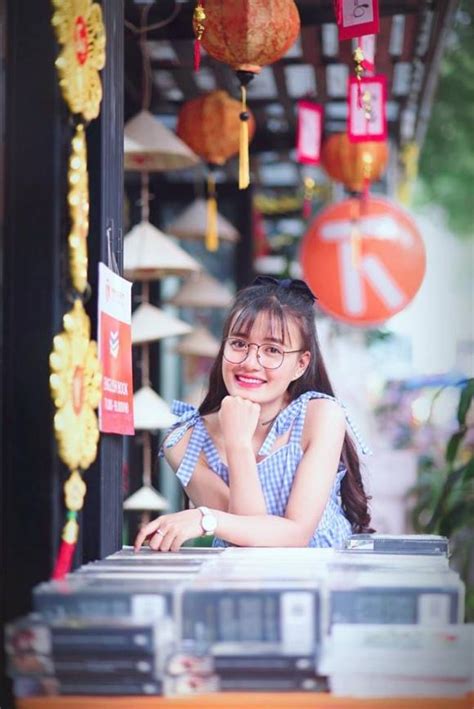 Hot girl hot boy Việt Kiều Trinh quẩy tưng bừng trên ô tô 2sao