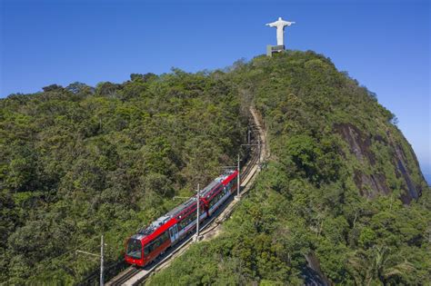 Desativado Meio Dia No Rio Cristo Redentor Em Trem Maracan