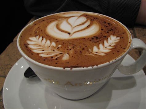 Hanan Decor: Latte ART!