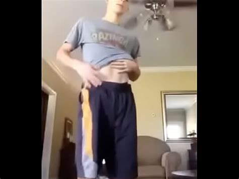 jovencito de 18 años XVIDEOS