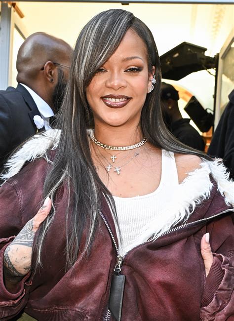 Rihanna Said We’re Doing Streaky Highlights for Summer — See Photos ...