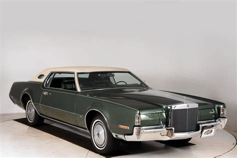 1972 Lincoln Mark IV | Volo Auto Museum