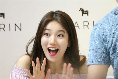 Beautiful Bae Suzy At Carin Fansign Celebrity Photos