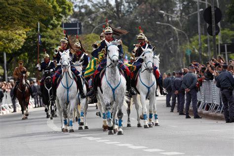 Desfile que celebra Revolução de 1932 começa às 9h desta terça no