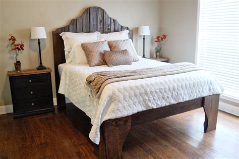 Wood Bed: Build It : The Accent Piece