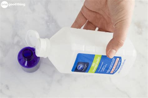 How To Make A Simple And Effective Eyeglass Cleaner In Seconds