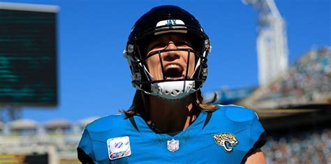 Trevor Lawrence Signs $275M Contract With Jaguars, Sets NFL Standard ...