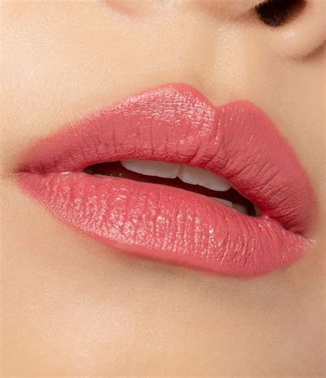 Batom Classico Ruby Kisses Kiss Nude Aberto