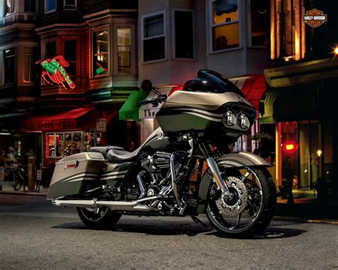 HARLEY DAVIDSON CVO Road Glide Ultra 2012 2013 Specs Performance