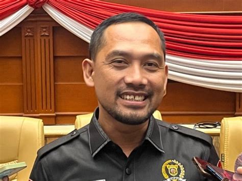 konsisten dukung kemerdekaan palestina abdul rohim terima penghargaan