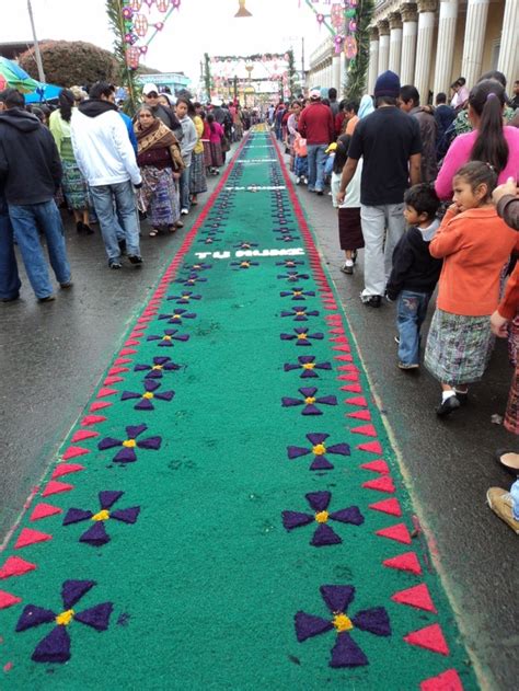 Alfombras De Aserr N De Colores Flores Y Adornos Para El Paso De La