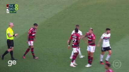 Flamengo x São Paulo VAR salva Beraldo de suspensão no segundo jogo da