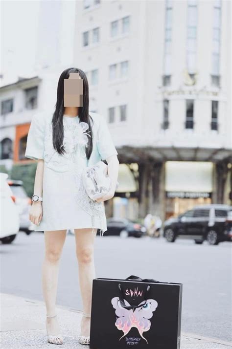 Bị truy lùng hot girl lừa đảo 17 tỷ vẫn thản nhiên ngồ ăn bưởi Saostar vn