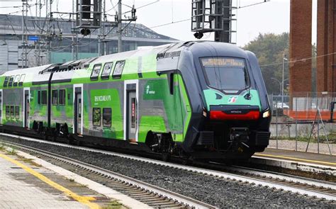 E A ORTE ARRIVA IL NUOVO TRENO ROCK GREEN PER L AEROPORTO DI FIUMICINO